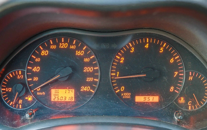 Toyota Avensis cena 9000 przebieg: 250000, rok produkcji 2003 z Chocianów małe 137